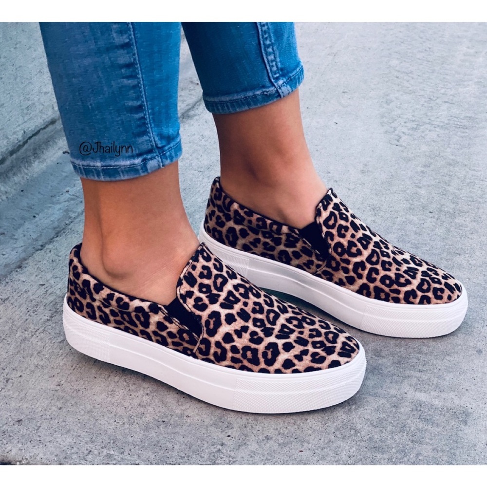 HP 🥳 Leopard Canvas slip on W/Memory foam insert - Picture 5 of 14